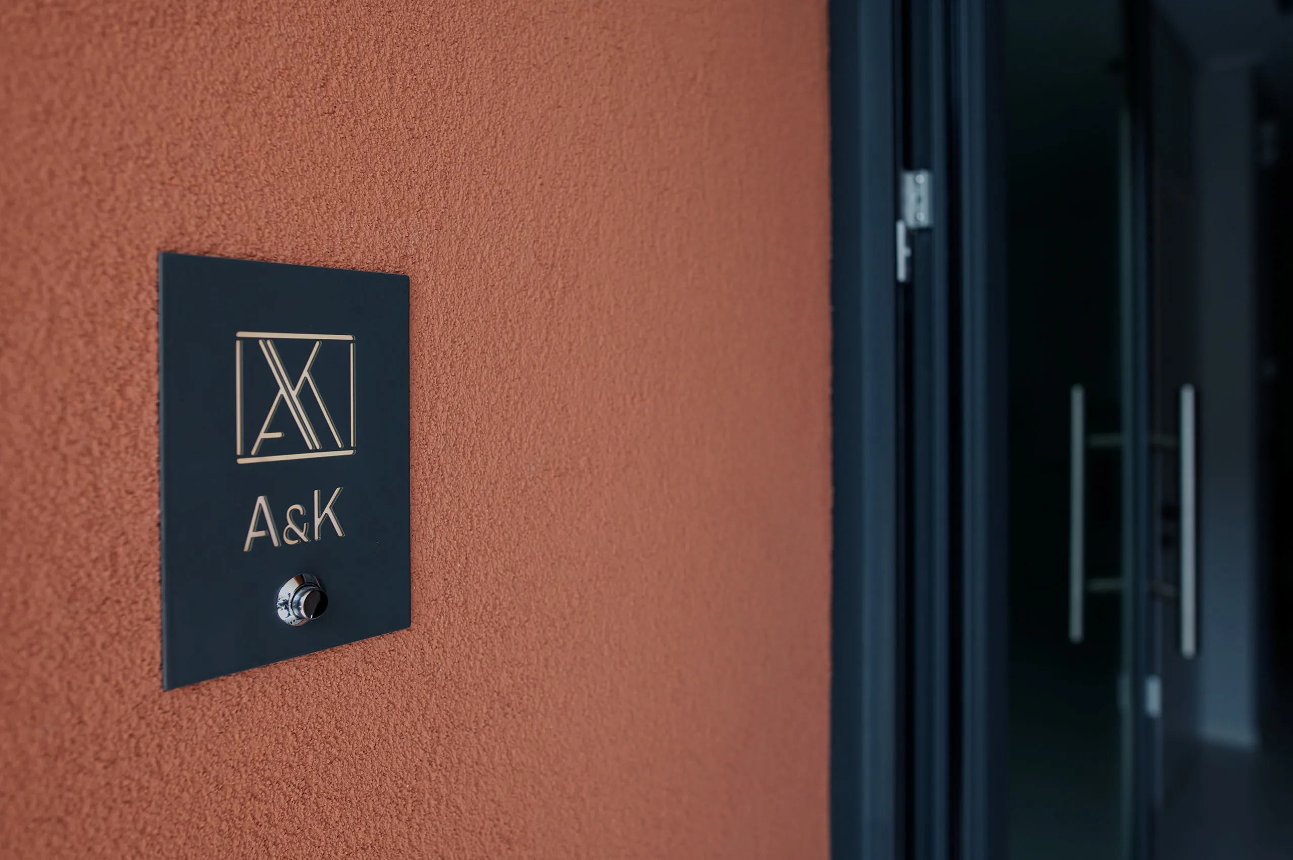 Talk to us, understand our ideas and watch our constructions come to life.